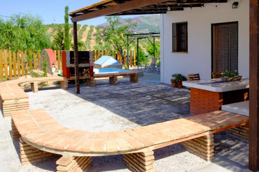 Photo of Patio Balcony in Alozaina