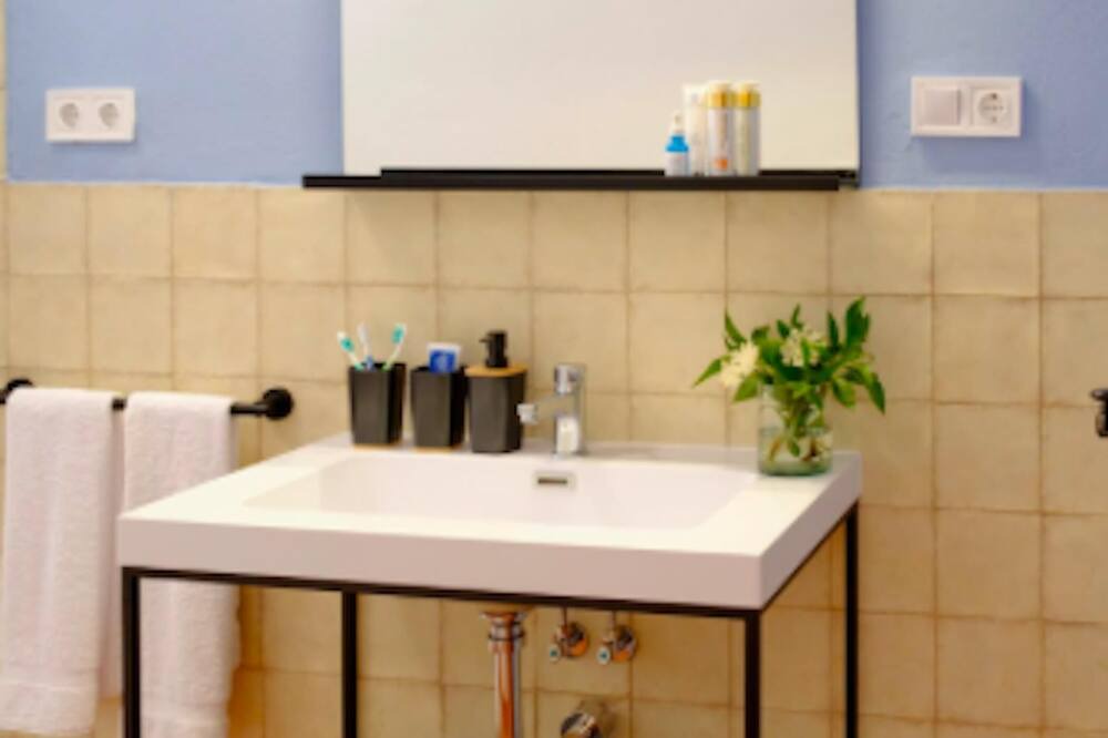 Photo of Bathroom in Alozaina