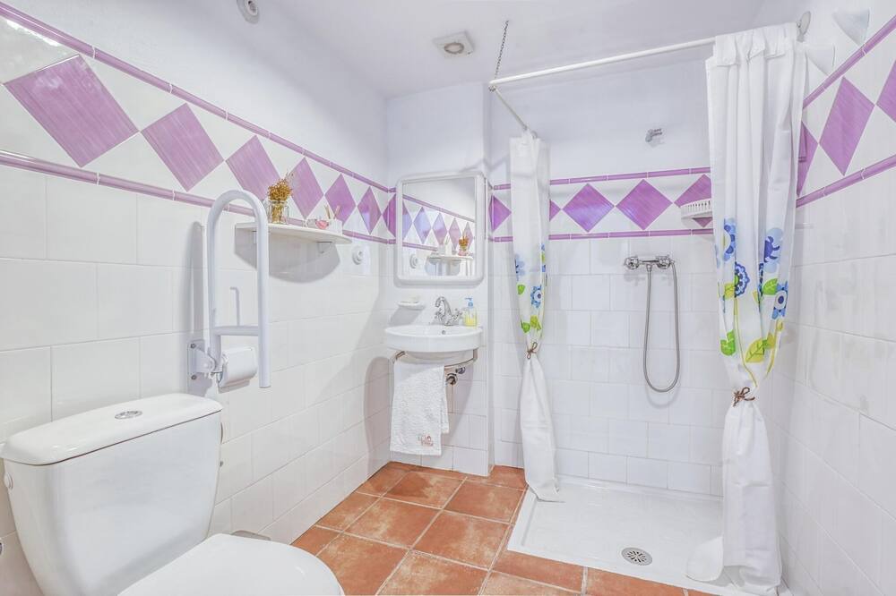 Photo of Bathroom in Carcabuey