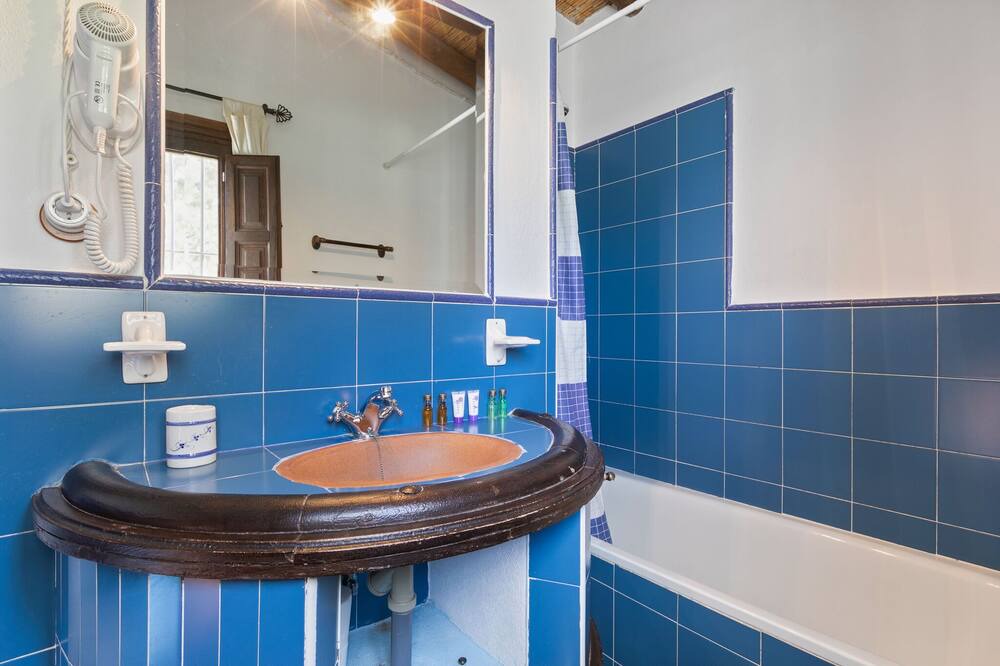 Photo of Bathroom in La Joya