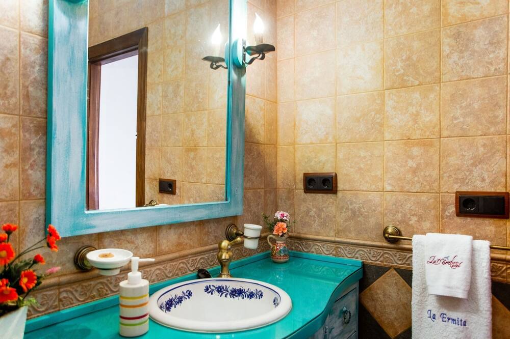 Photo of Bathroom in Zagrilla