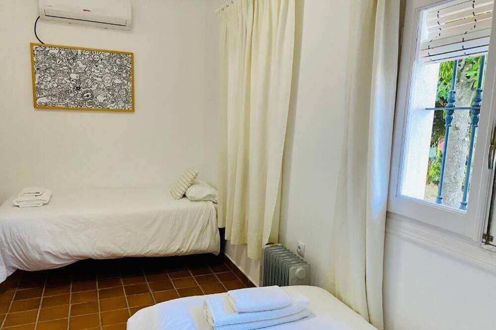 Photo of Bedroom in Benamahoma