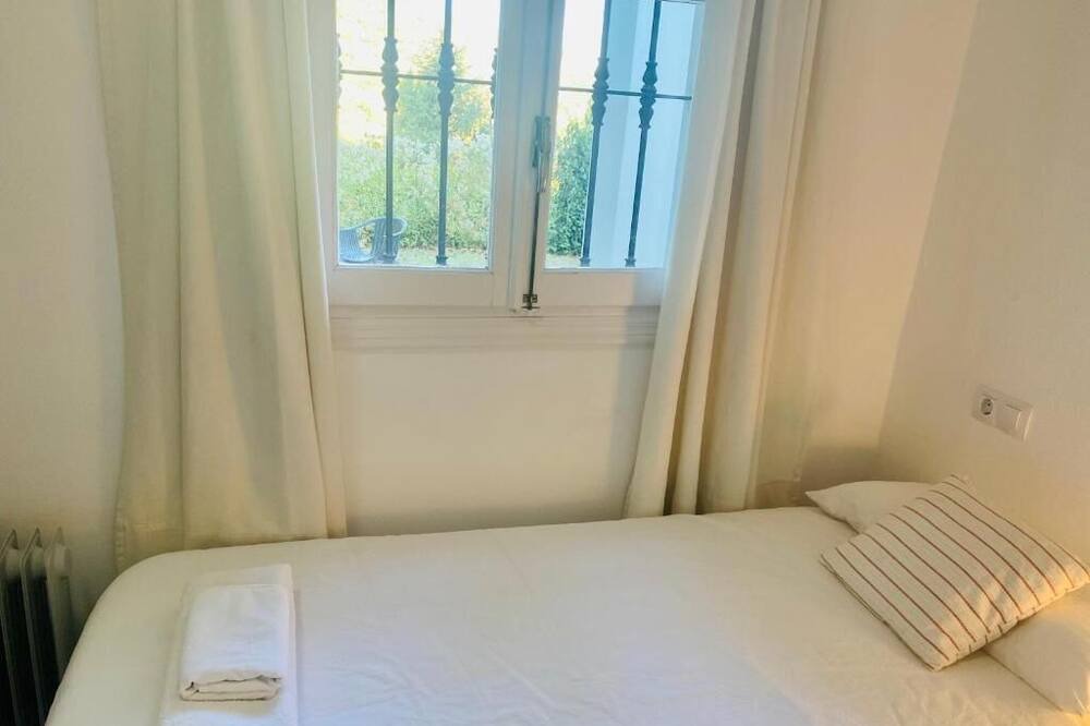 Photo of Bedroom in Benamahoma