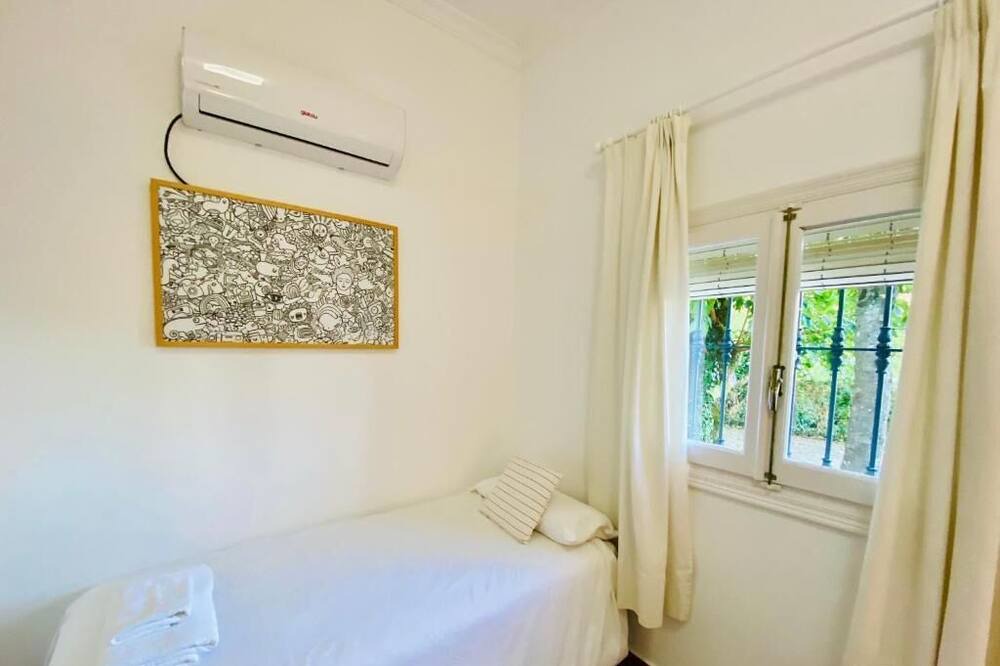 Photo of Bedroom in Benamahoma