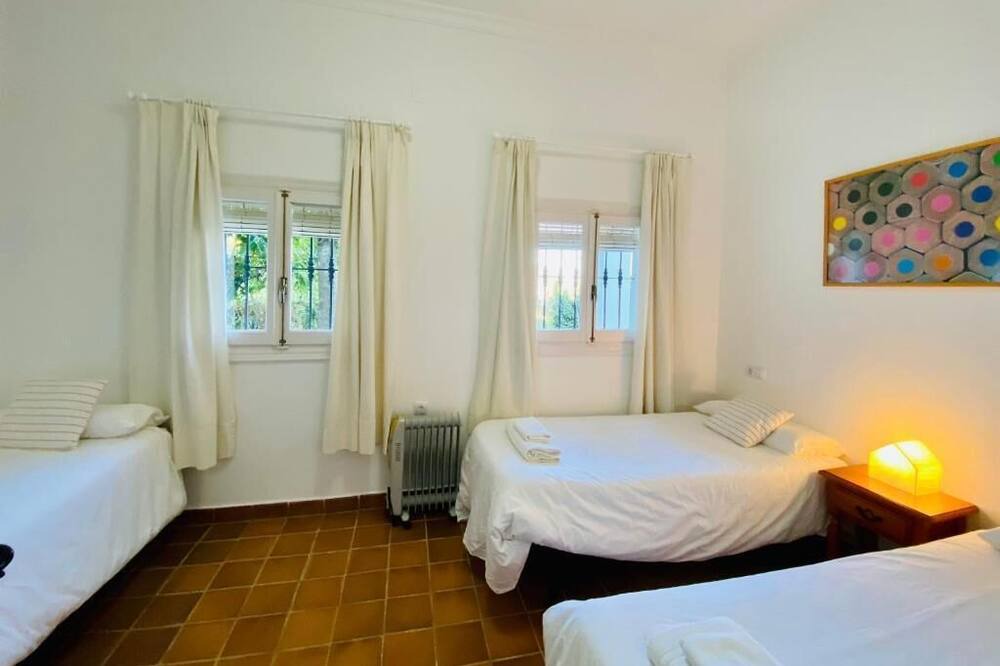 Photo of Bedroom in Benamahoma