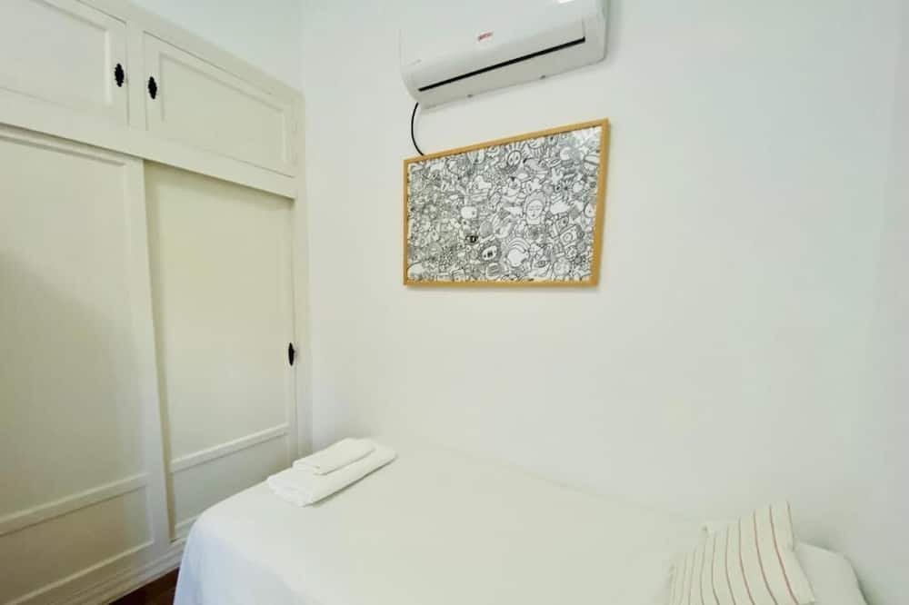 Photo of Bedroom in Benamahoma