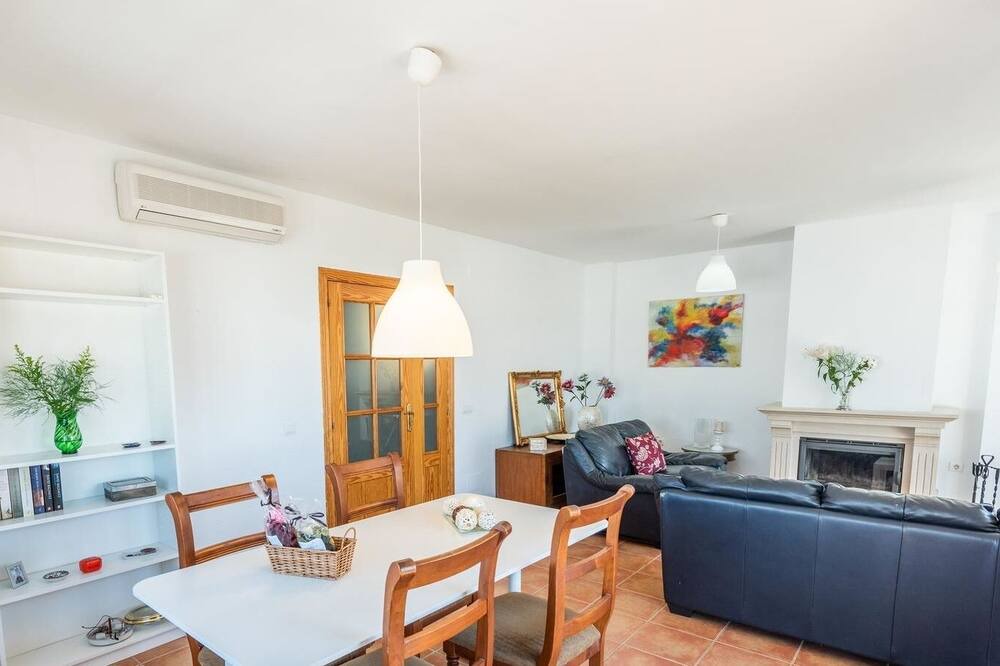 Photo of Livingroom in Benagalbon