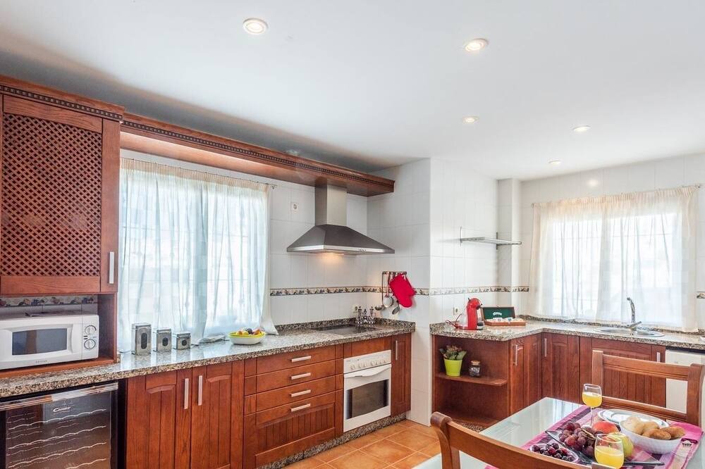 Photo of Kitchen in Benagalbon