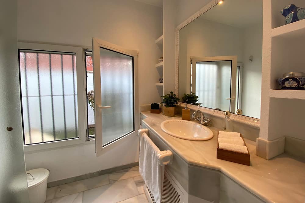 Photo of Bathroom in El Puerto de Santa Maria