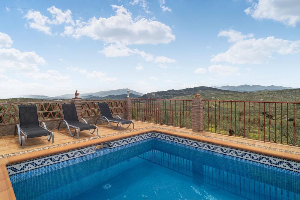Photo of Outdoor in Alozaina