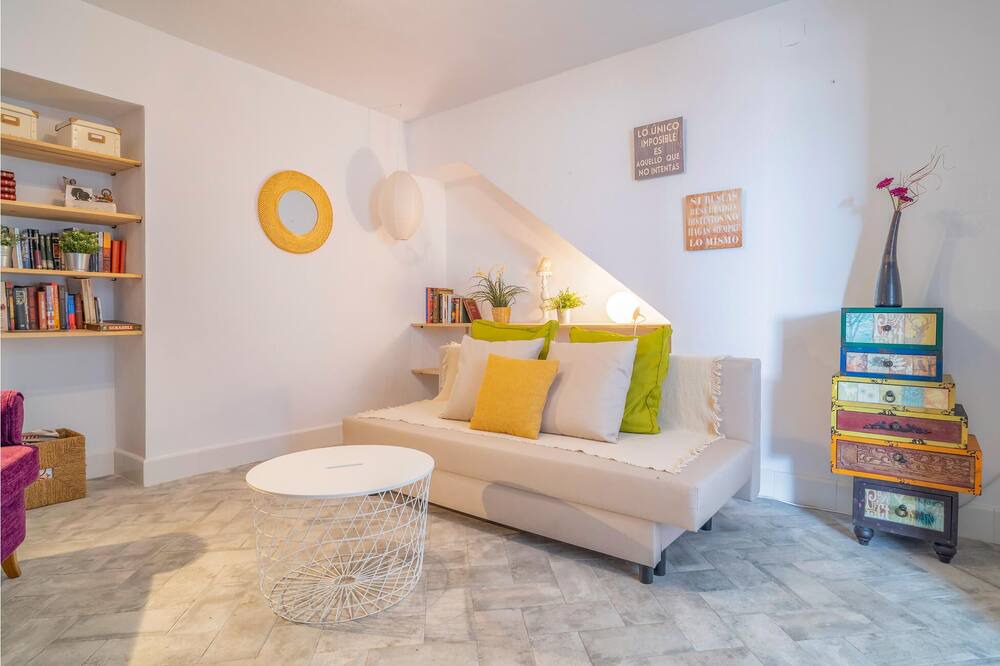 Photo of Bedroom in Alozaina