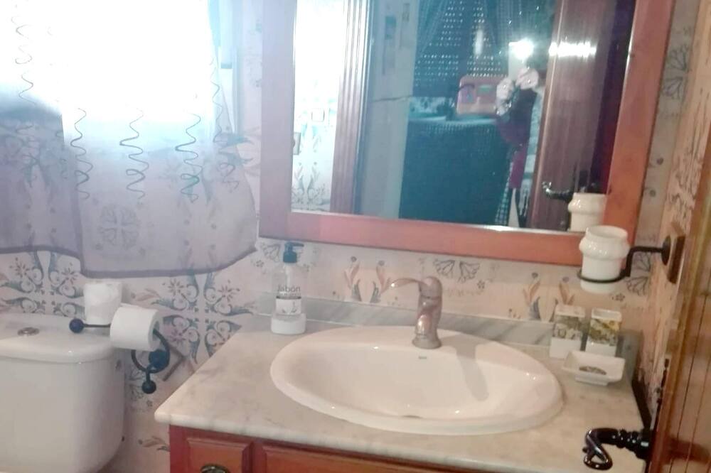 Photo of Bathroom in Illora