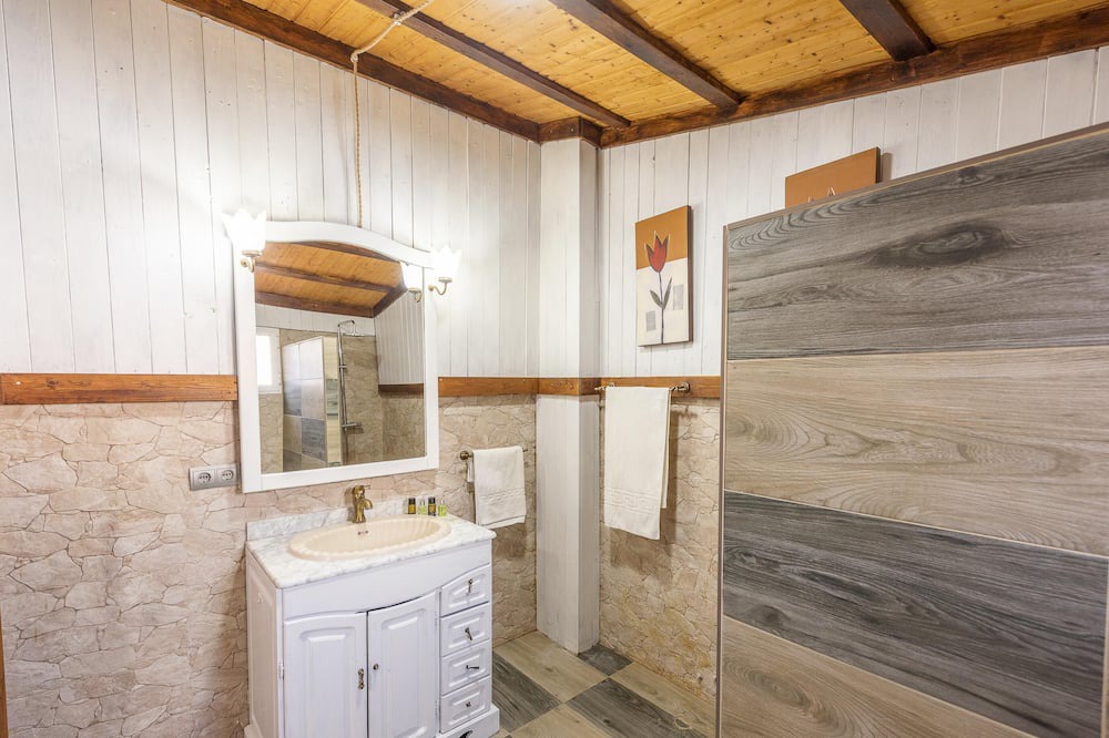 Photo of Bathroom in Penaflor