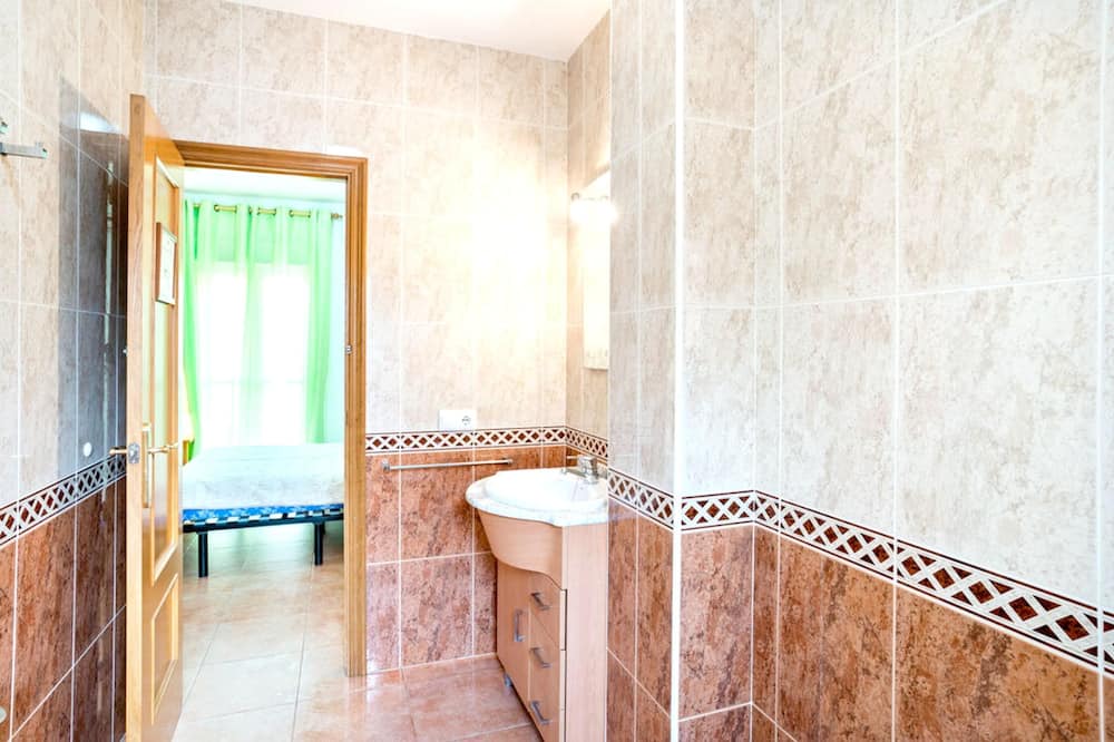 Photo of Bathroom in Lepe