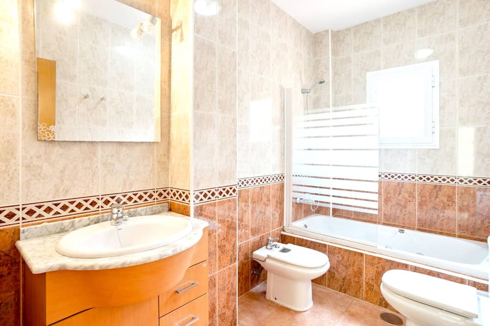 Photo of Bathroom in Lepe