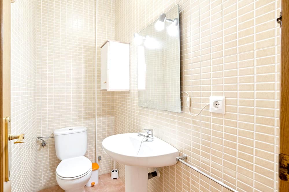 Photo of Bathroom in Lepe