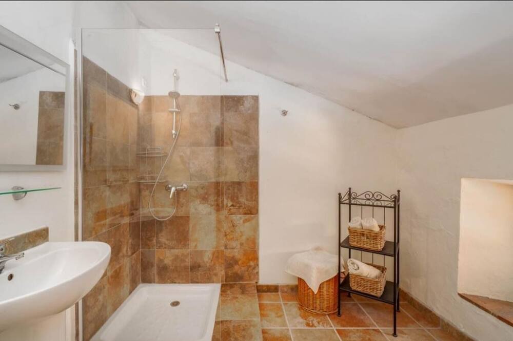 Photo of Bathroom in Colmenar