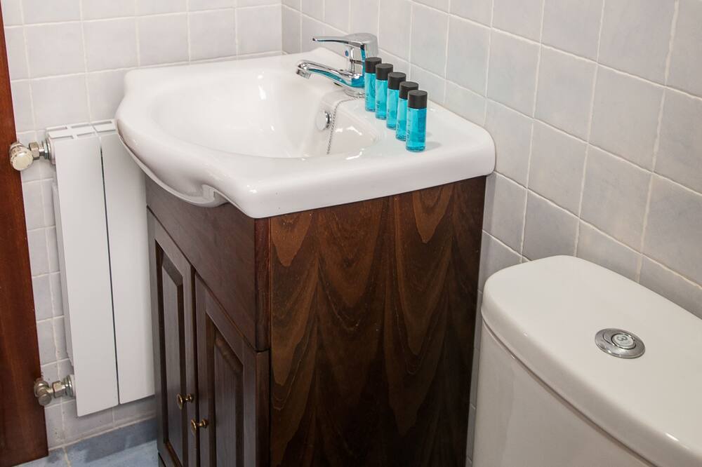 Photo of Bathroom in Estrada