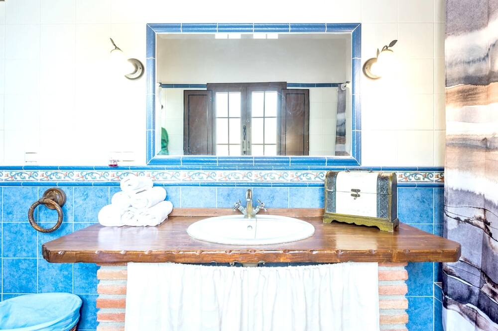 Photo of Bathroom in Almogia