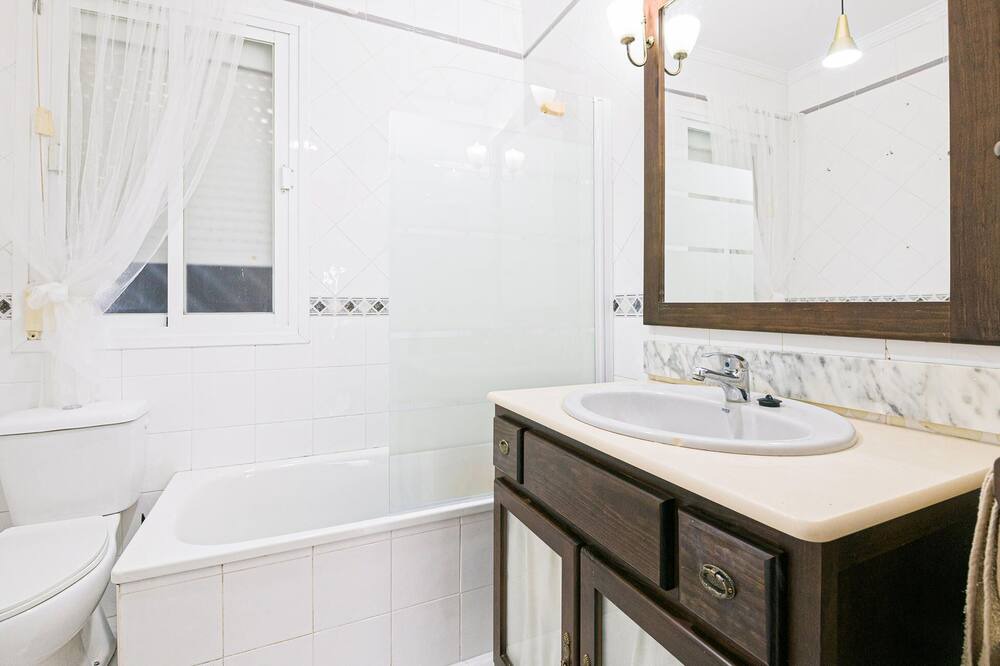 Photo of Bathroom in San Fernando