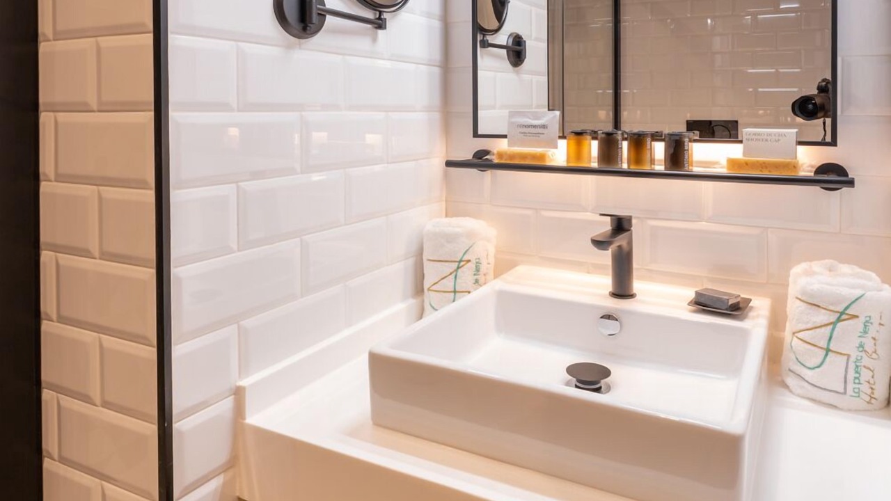 Photo of Bathroom in Nerja City Centre
