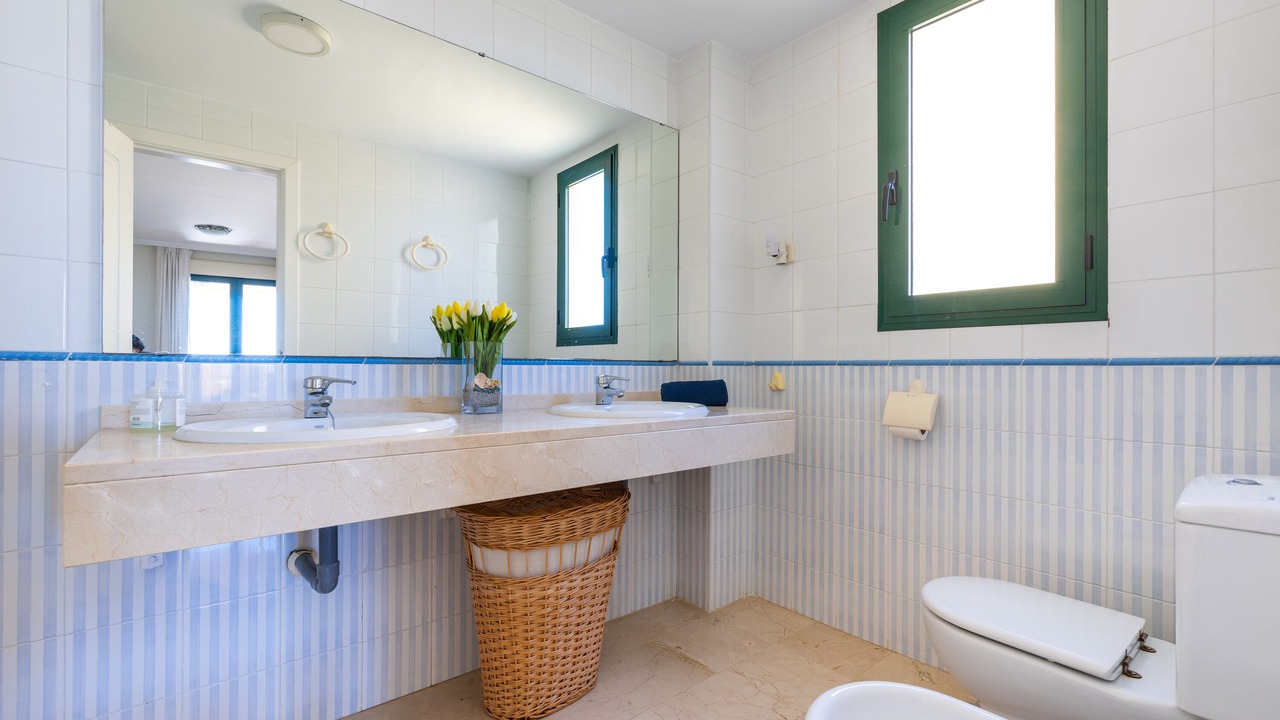 Photo of Bathroom in Torrequebrada