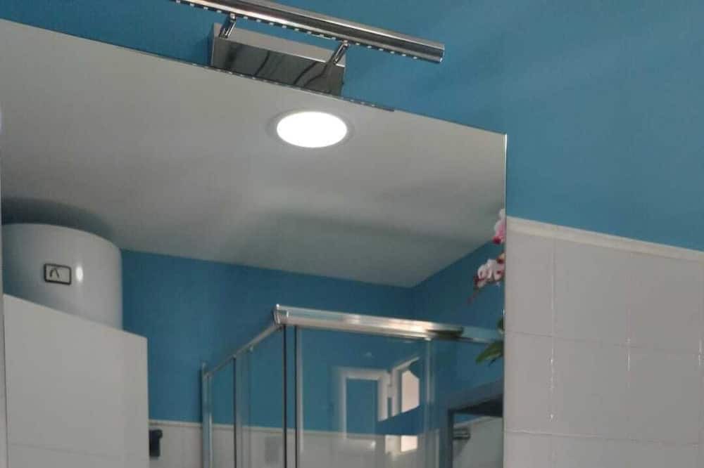 Photo of Bathroom in La Trinidad-San Juan y Todos los Santos