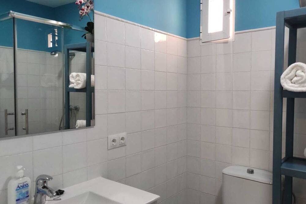 Photo of Bathroom in La Trinidad-San Juan y Todos los Santos