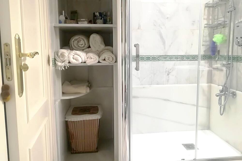 Photo of Bathroom in Rota