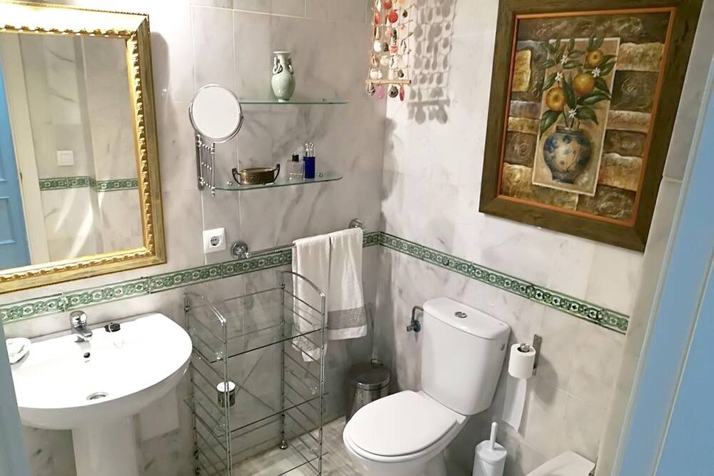 Photo of Bathroom in Rota