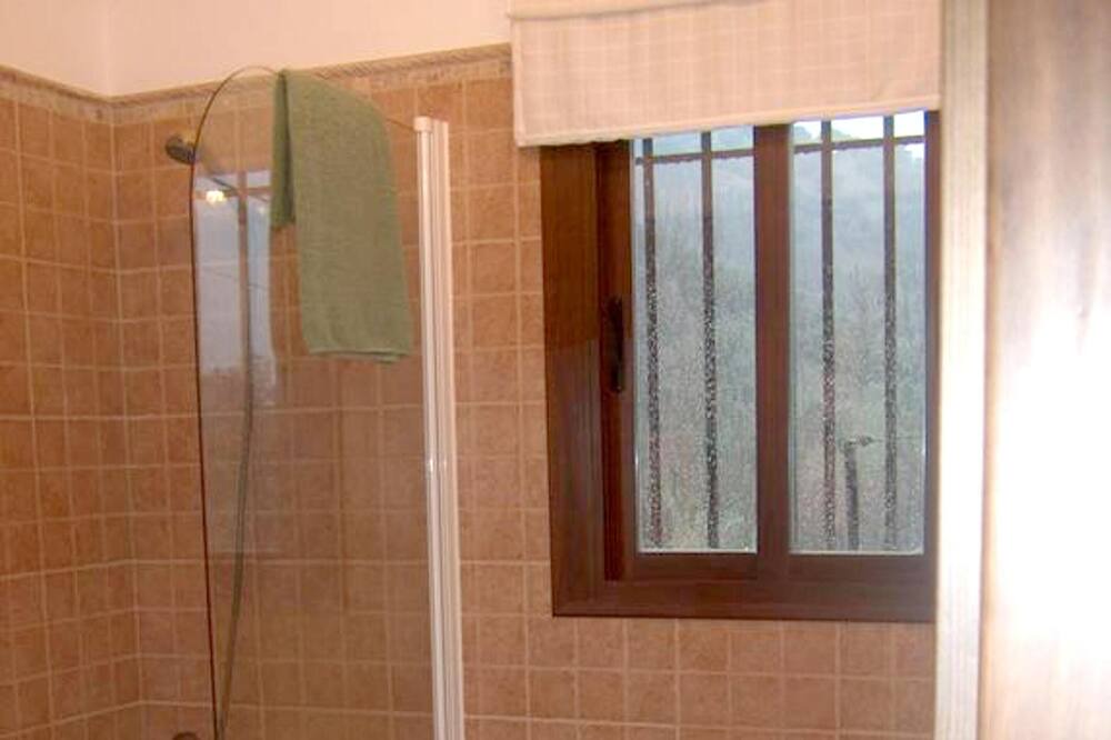 Photo of Bathroom in Rute