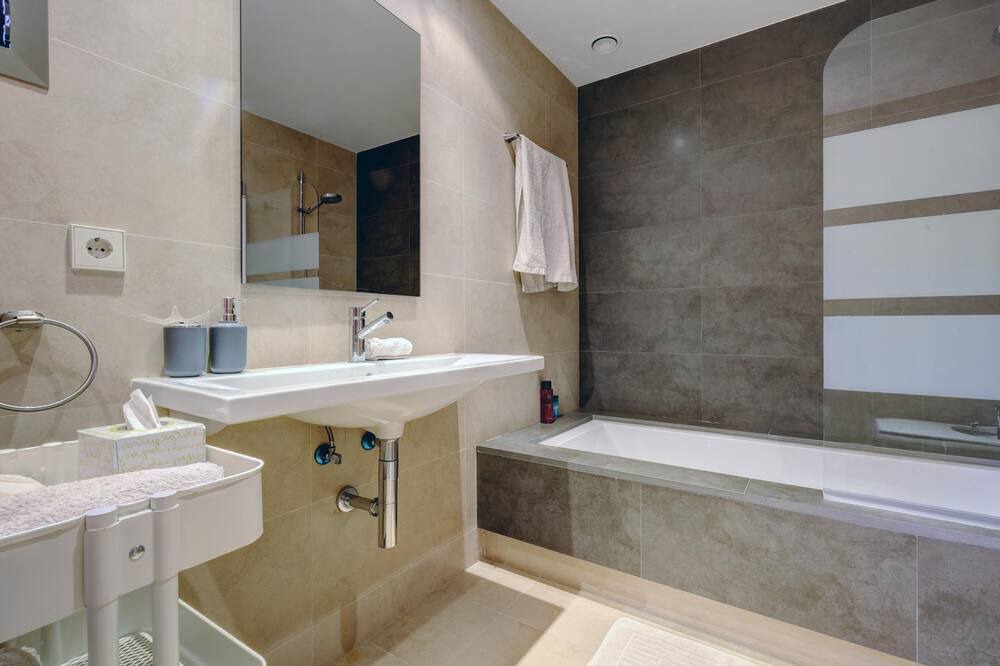 Photo of Bathroom in New Golden Mile