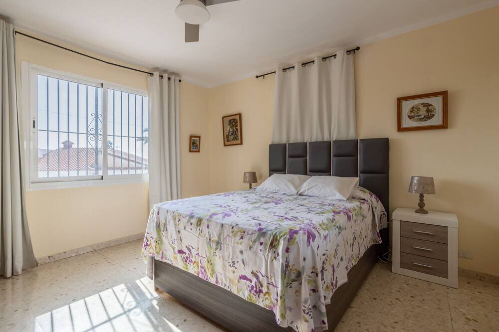 Photo of Bedroom in Maro