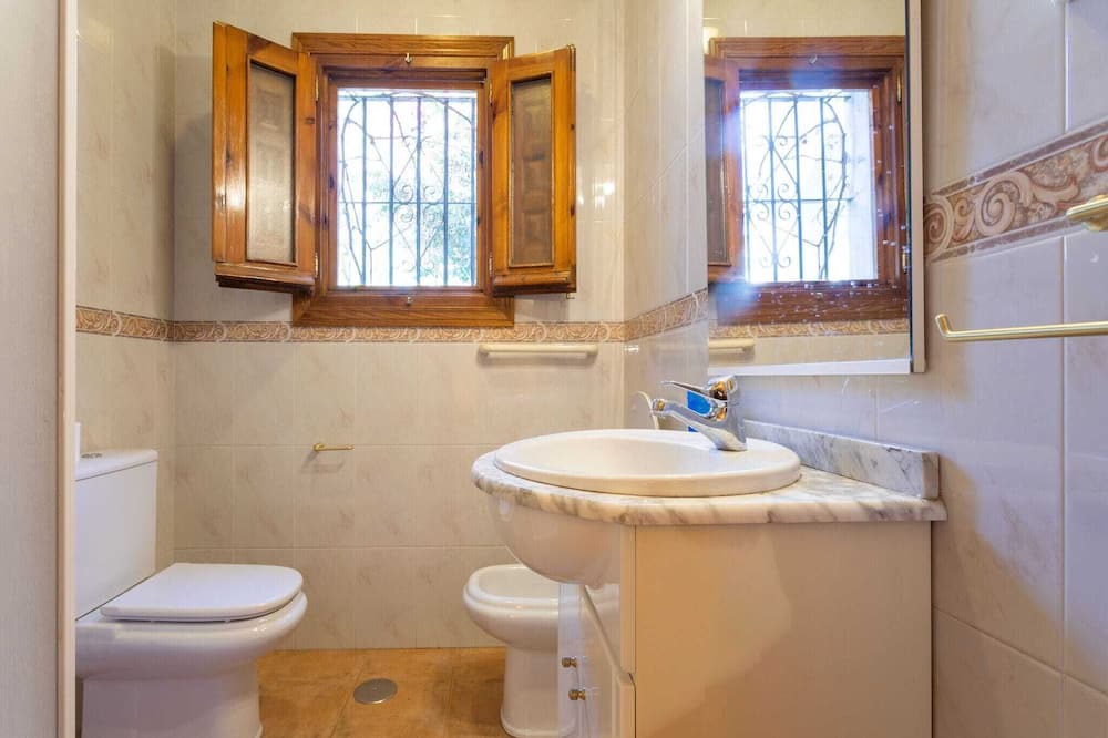 Photo of Bathroom in Orgiva