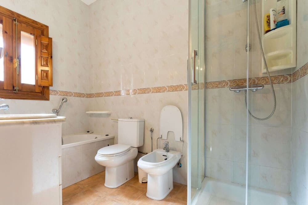 Photo of Bathroom in Orgiva