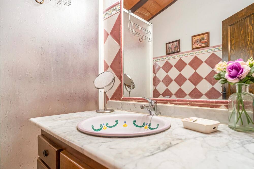 Photo of Bathroom in Jubrique