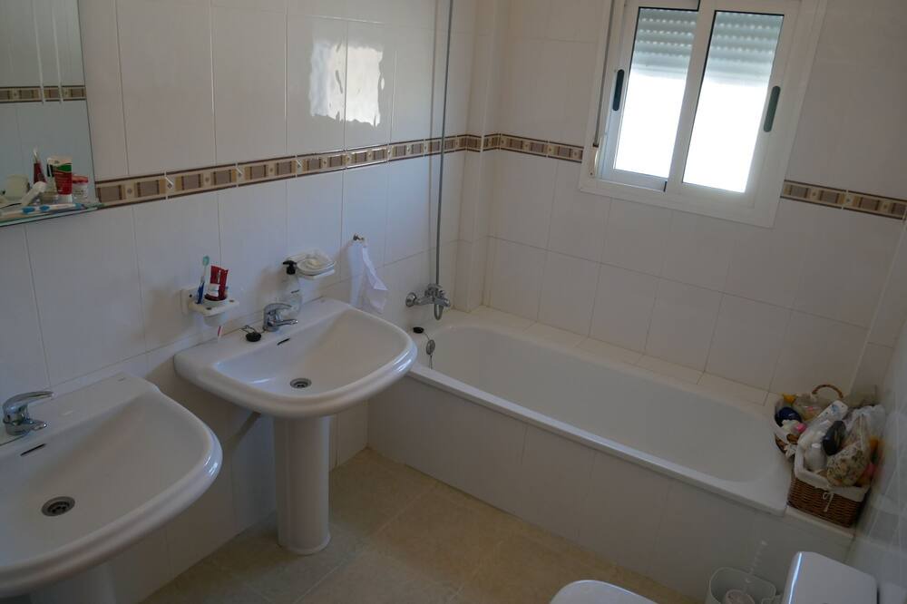 Photo of Bathroom in Canillas de Aceituno