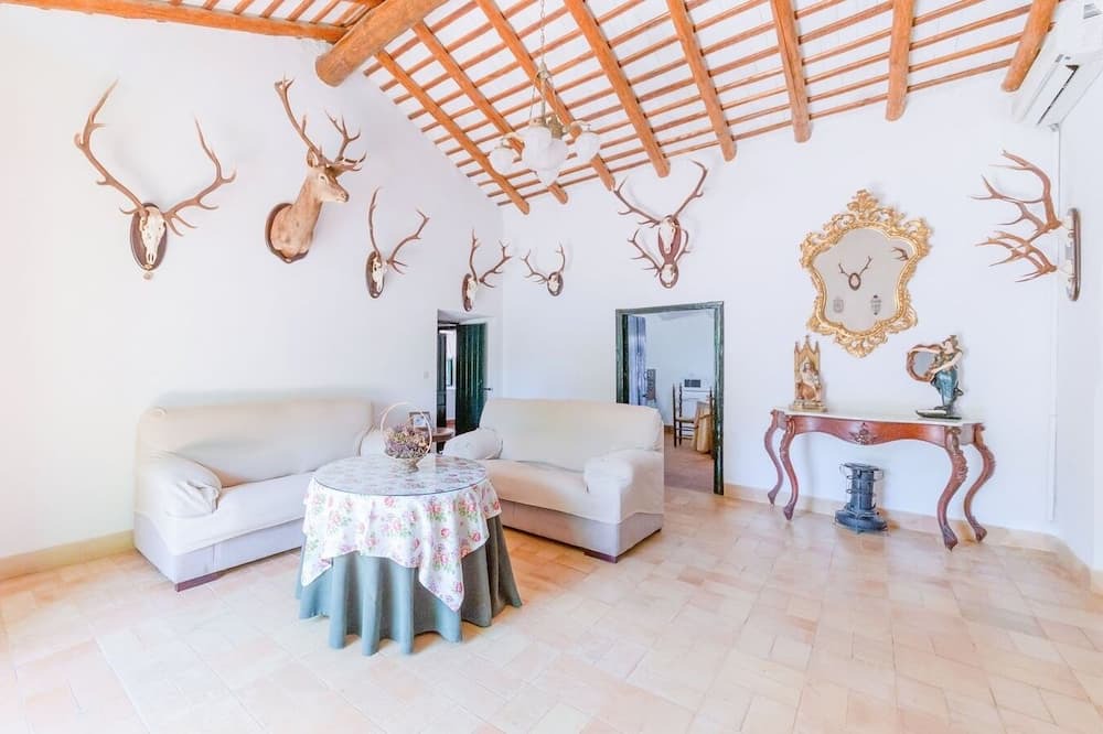 Photo of Livingroom in Constantina
