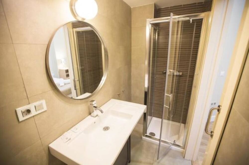 Photo of Bathroom in Bailen-Miraflores