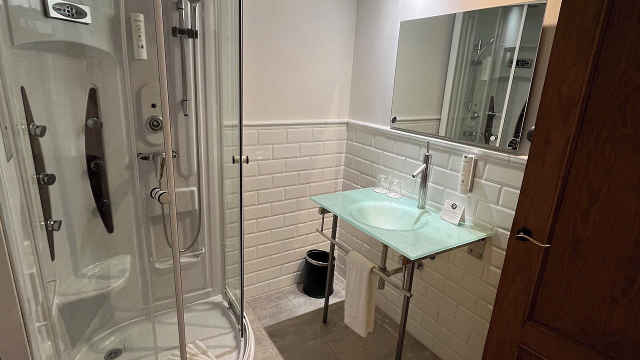 Photo of Bathroom in La Trinidad-San Juan y Todos los Santos