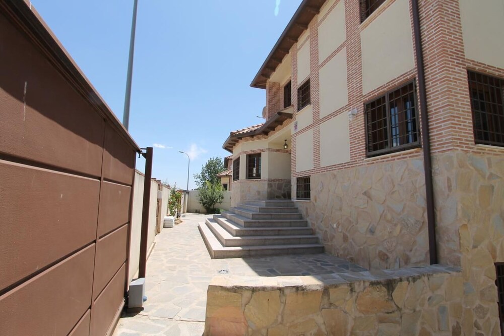 Photo of Others in Sesena