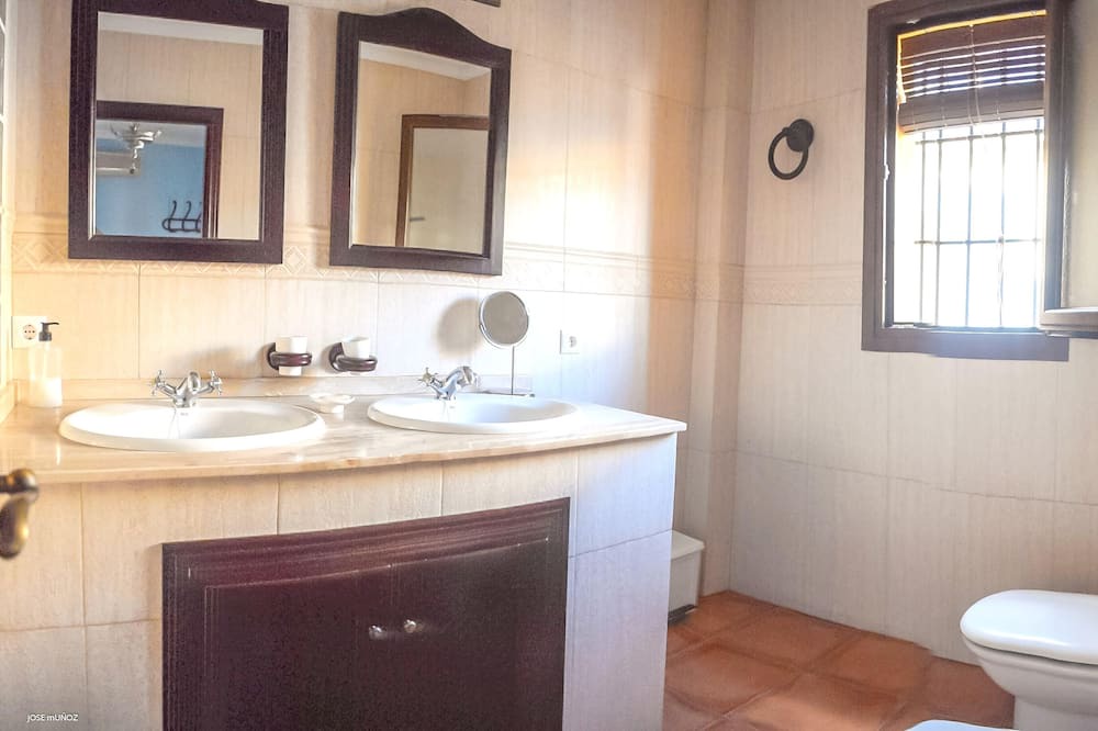 Photo of Bathroom in Penaflor