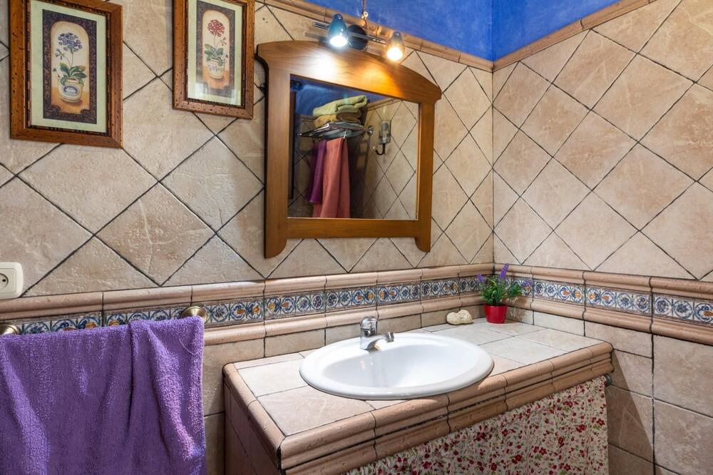 Photo of Bathroom in Durcal