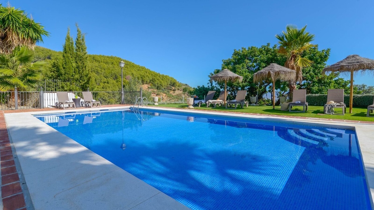 Photo of Outdoor in Alozaina