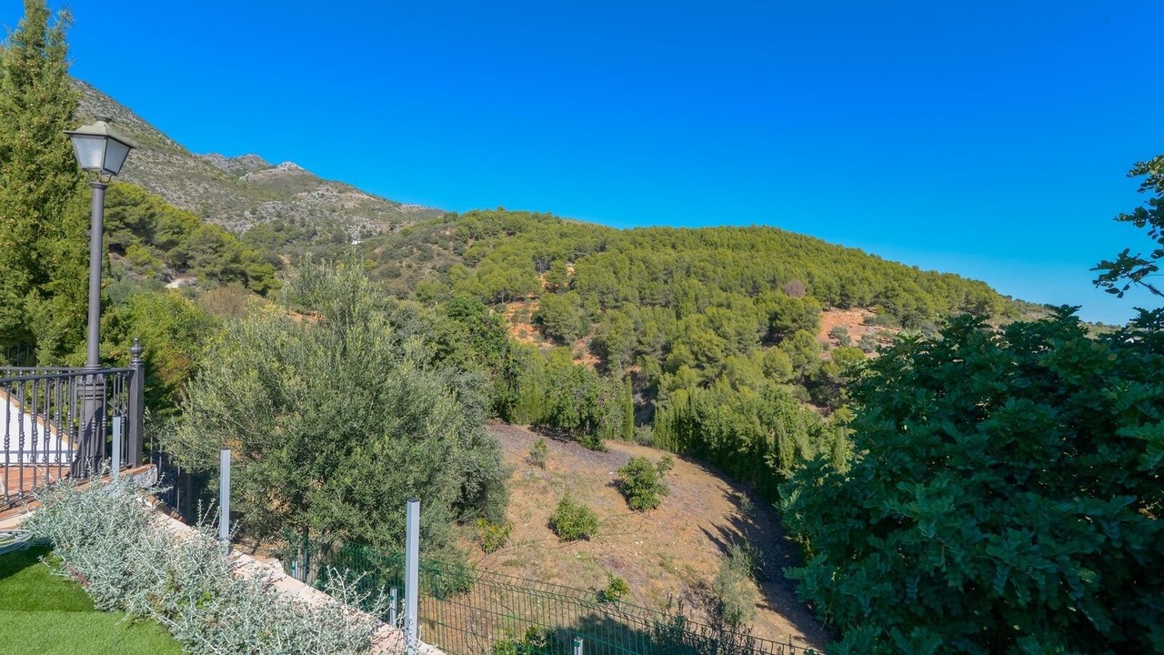 Photo of Outdoor in Alozaina