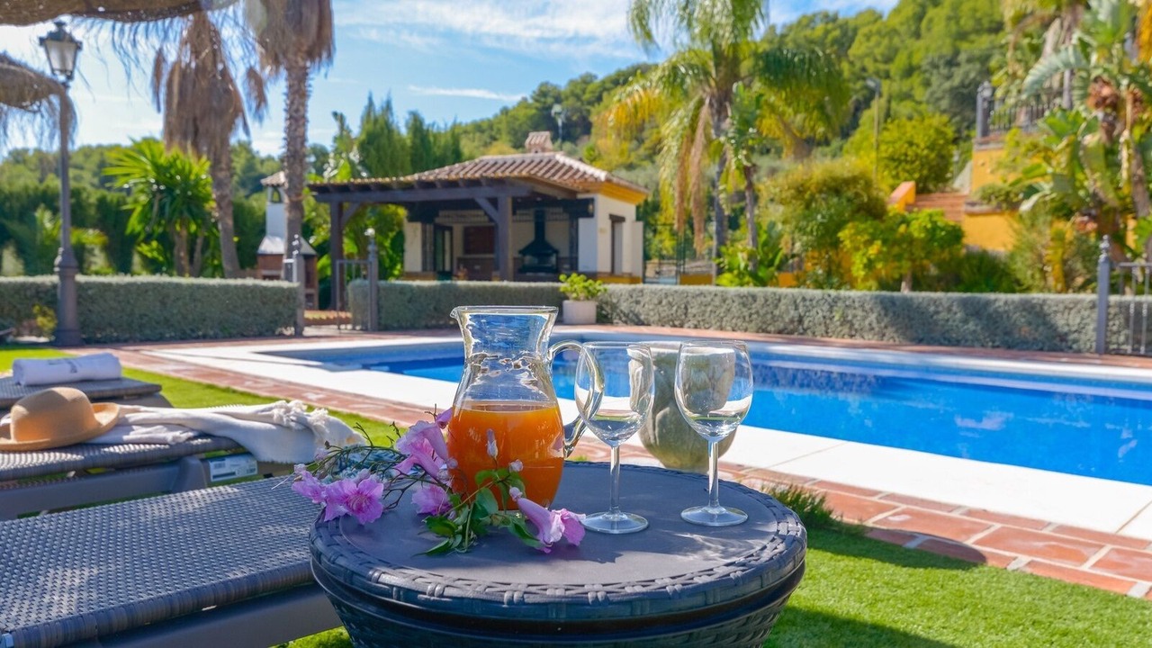 Photo of Outdoor in Alozaina