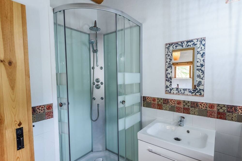 Photo of Bathroom in Genalguacil