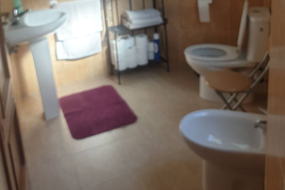 Photo of Bathroom in Cuevas del Becerro