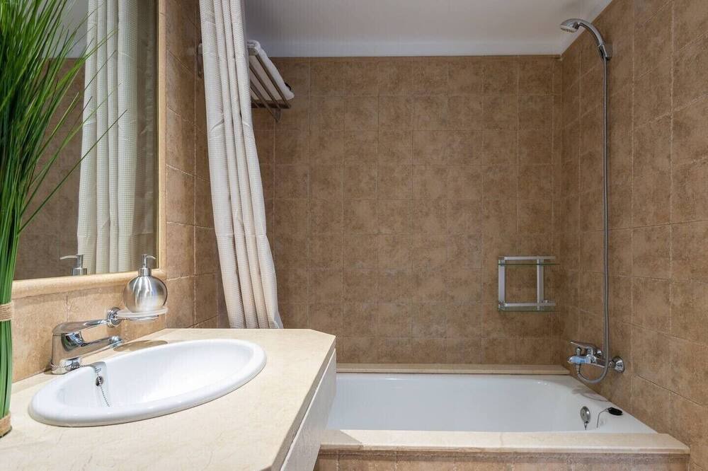 Photo of Bathroom in New Golden Mile