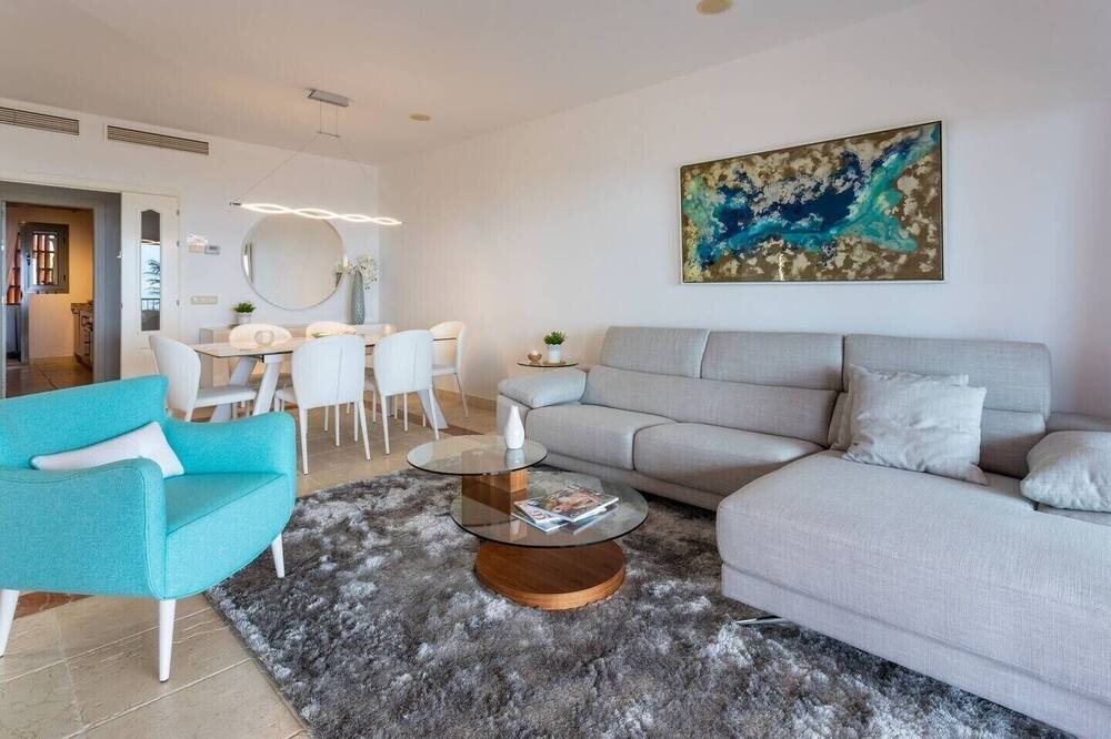 Photo of Livingroom in New Golden Mile